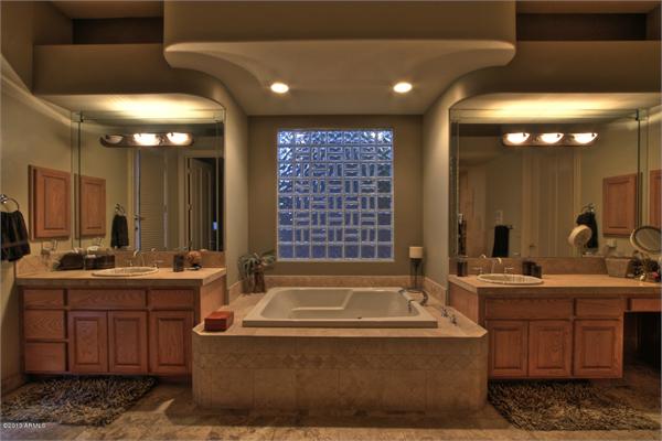 Luxury Homes in Scottsdale Arizona - BE SURROUNDED BY ELEGANCE AND BEAUTY photo-16