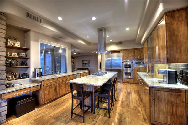 Luxury Homes in Scottsdale Arizona - CITY LIGHT AND MOUNTAIN VIEWS photo-13