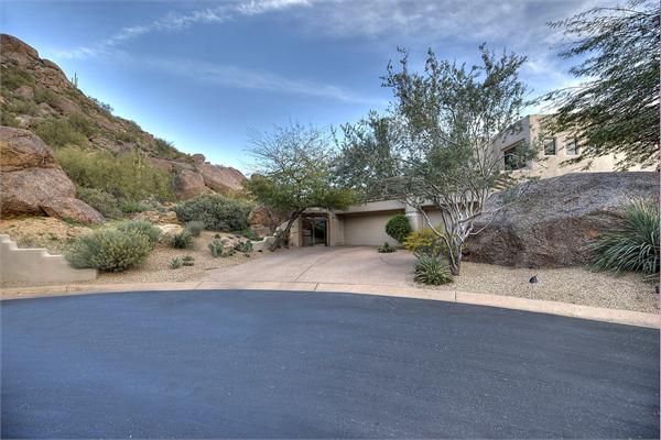 Luxury Homes in Scottsdale Arizona - CITY LIGHT AND MOUNTAIN VIEWS photo-3