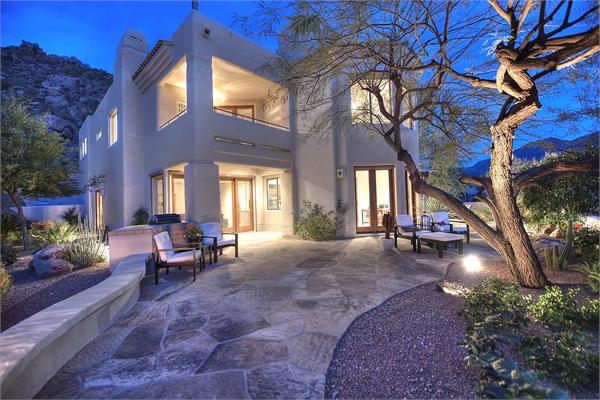 Luxury Homes in Scottsdale Arizona - CITY LIGHT AND MOUNTAIN VIEWS photo-32