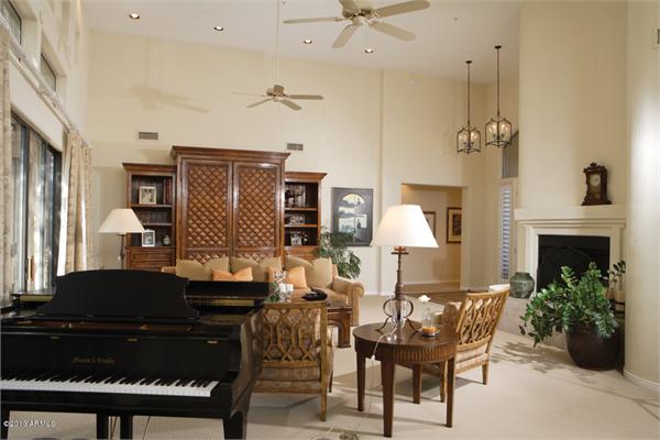 Luxury Homes in Scottsdale Arizona - SINGLE LEVEL GAINEY RANCH HOME photo-2