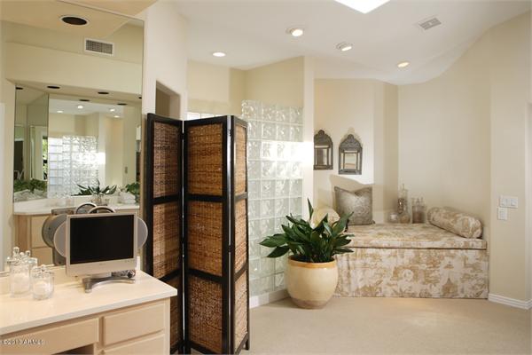 Luxury Homes in Scottsdale Arizona - SINGLE LEVEL GAINEY RANCH HOME photo-7