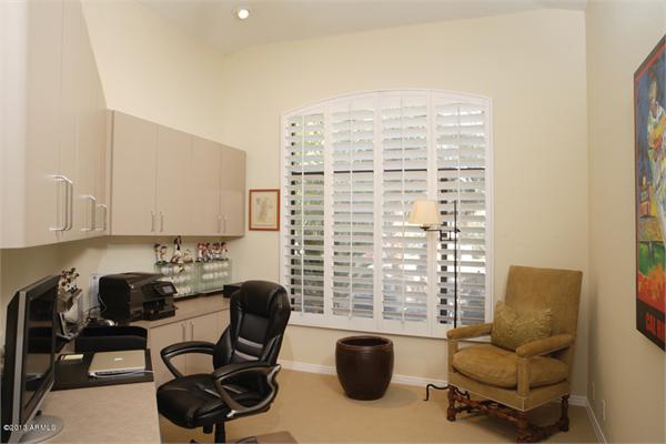 Luxury Homes in Scottsdale Arizona - SINGLE LEVEL GAINEY RANCH HOME photo-8