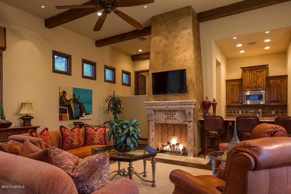 1.10 acre luxury home in Paradise Valley, Arizona-12