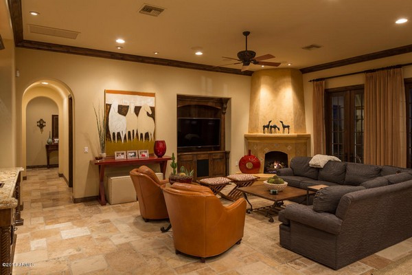 1.10 acre luxury home in Paradise Valley, Arizona-15