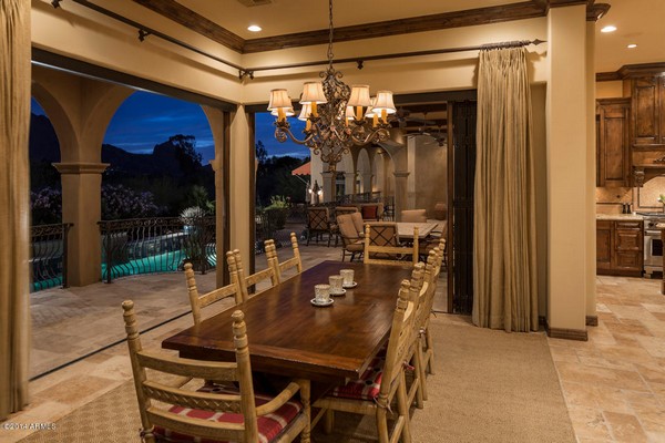 1.10 acre luxury home in Paradise Valley, Arizona-17