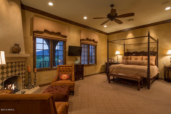 1.10 acre luxury home in Paradise Valley, Arizona-20