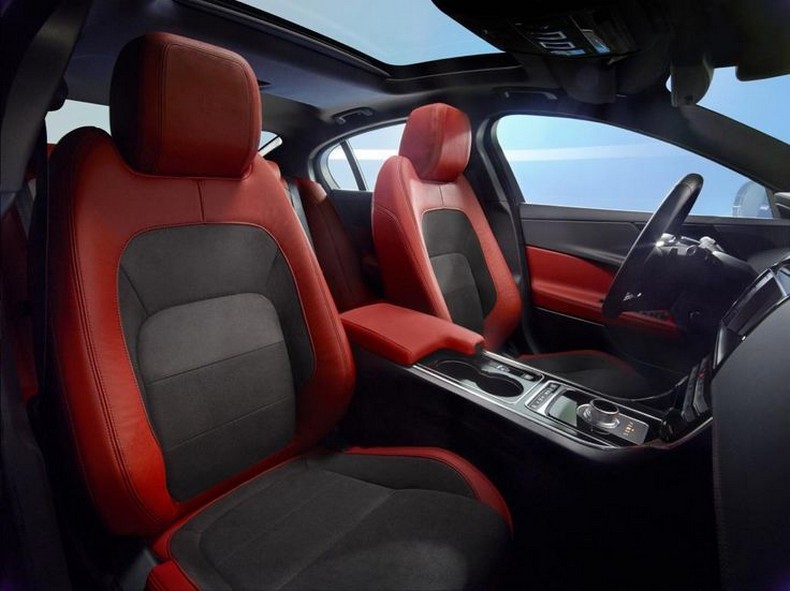 2016 Jaguar XE S interior