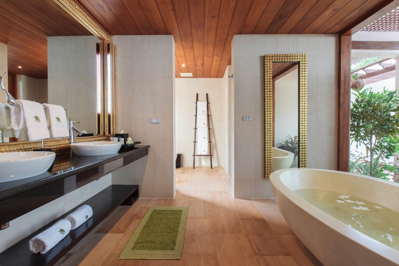 Bathroom at Baan Wanora, a luxury, private, beach front villa located in Laem Sor, Koh Samui, Thailand