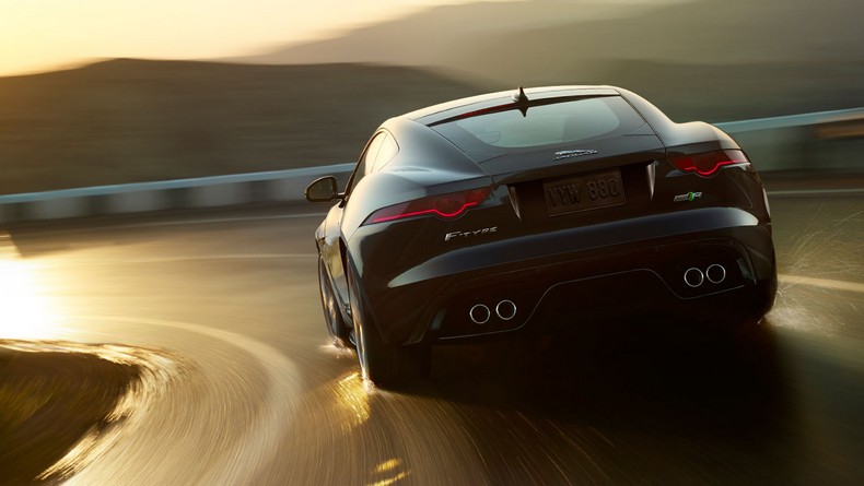 F-TYPE R Coupe with Instinctive All Wheel Drive™ for added confidence