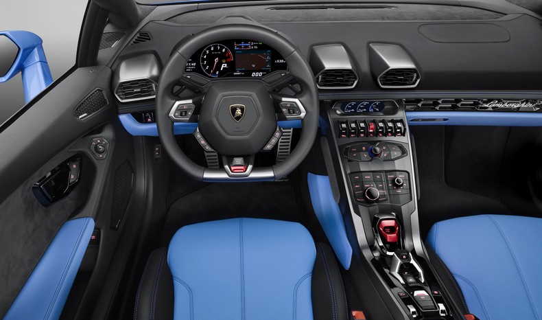 Lamborghini Huracan Spyder inside