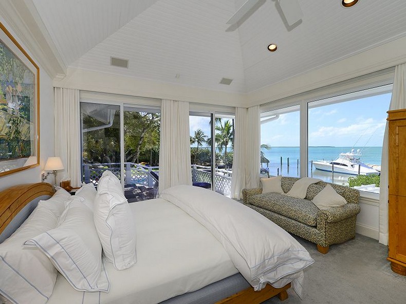 Luxury seafront villa with swimming pool in Islamorada, Florida photo 21