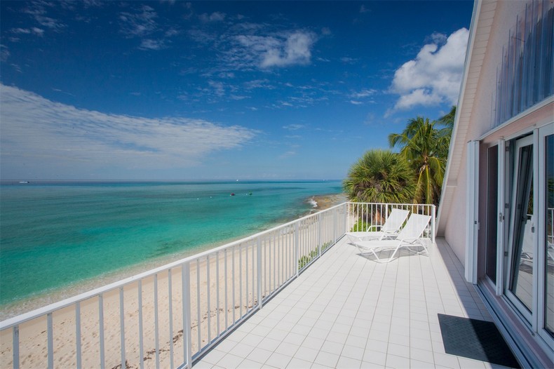 Villa Rosa in Seven Mile Beach, Cayman Islands 22