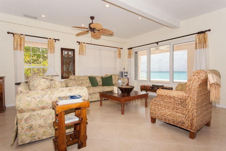 Villa Rosa in Seven Mile Beach, Cayman Islands 6