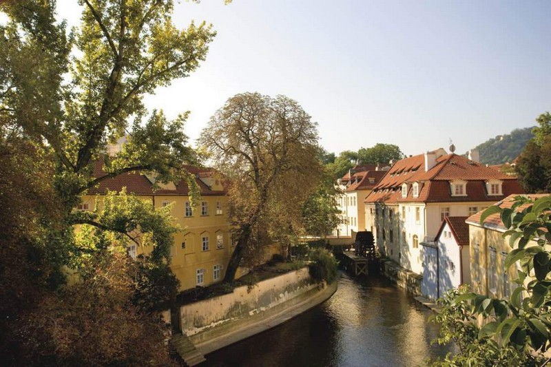 Discover the historic city of Prague by boat with Mandarin Oriental Prague