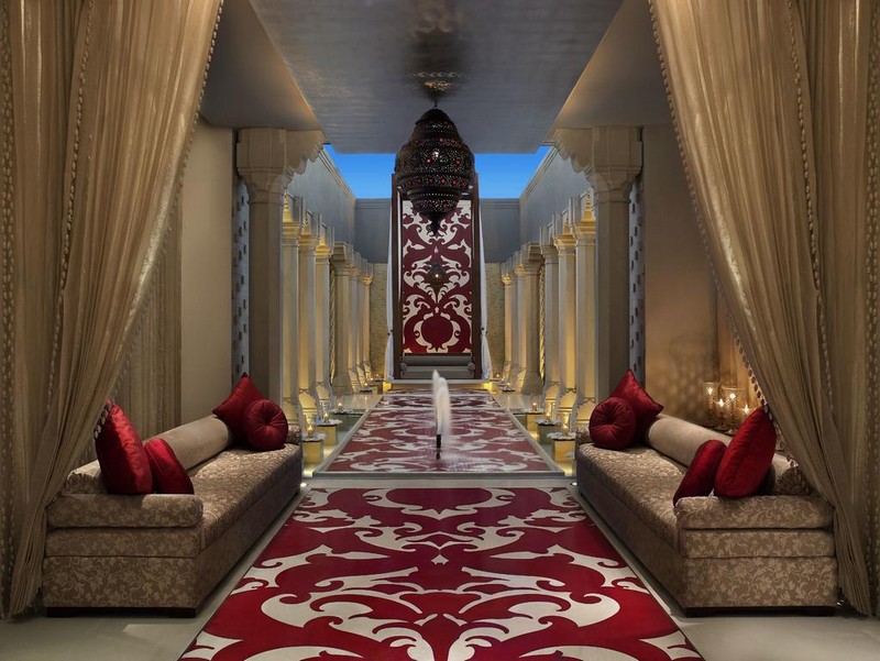 Immerse yourself in the ethnic riches of India by visiting the luxurious and relaxing ITC Mughal Royal Spa