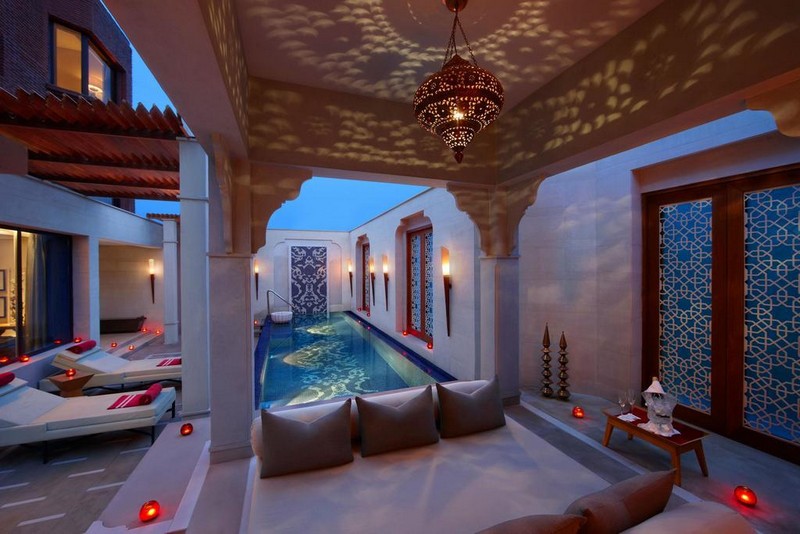 Immerse yourself in the ethnic riches of India by visiting the luxurious and relaxing ITC Mughal Royal Spa